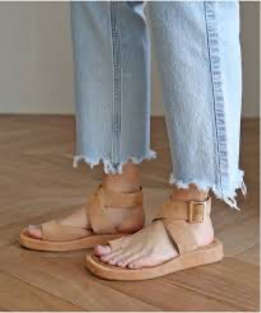 美品！アパルトモン　ジア ボルギーニ】 SUEDE ANKLE STRAP