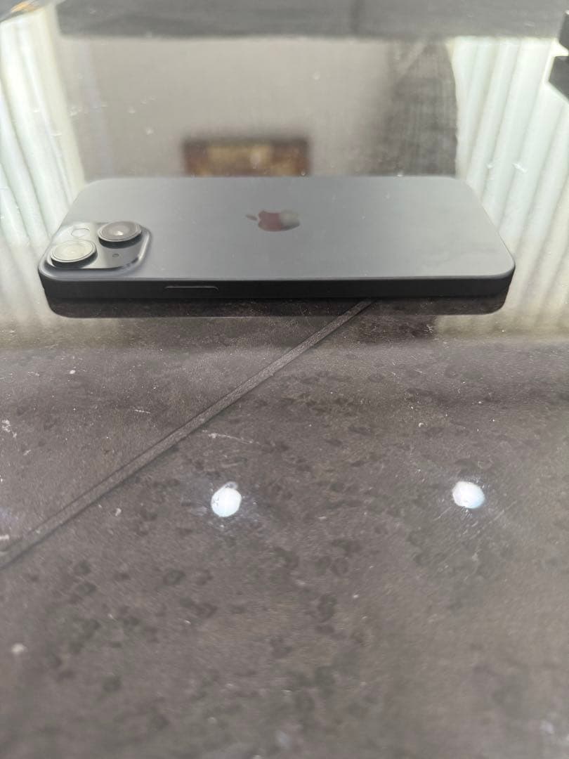 Apple iPhone 15 plus 128GB 本体かなり美品です！