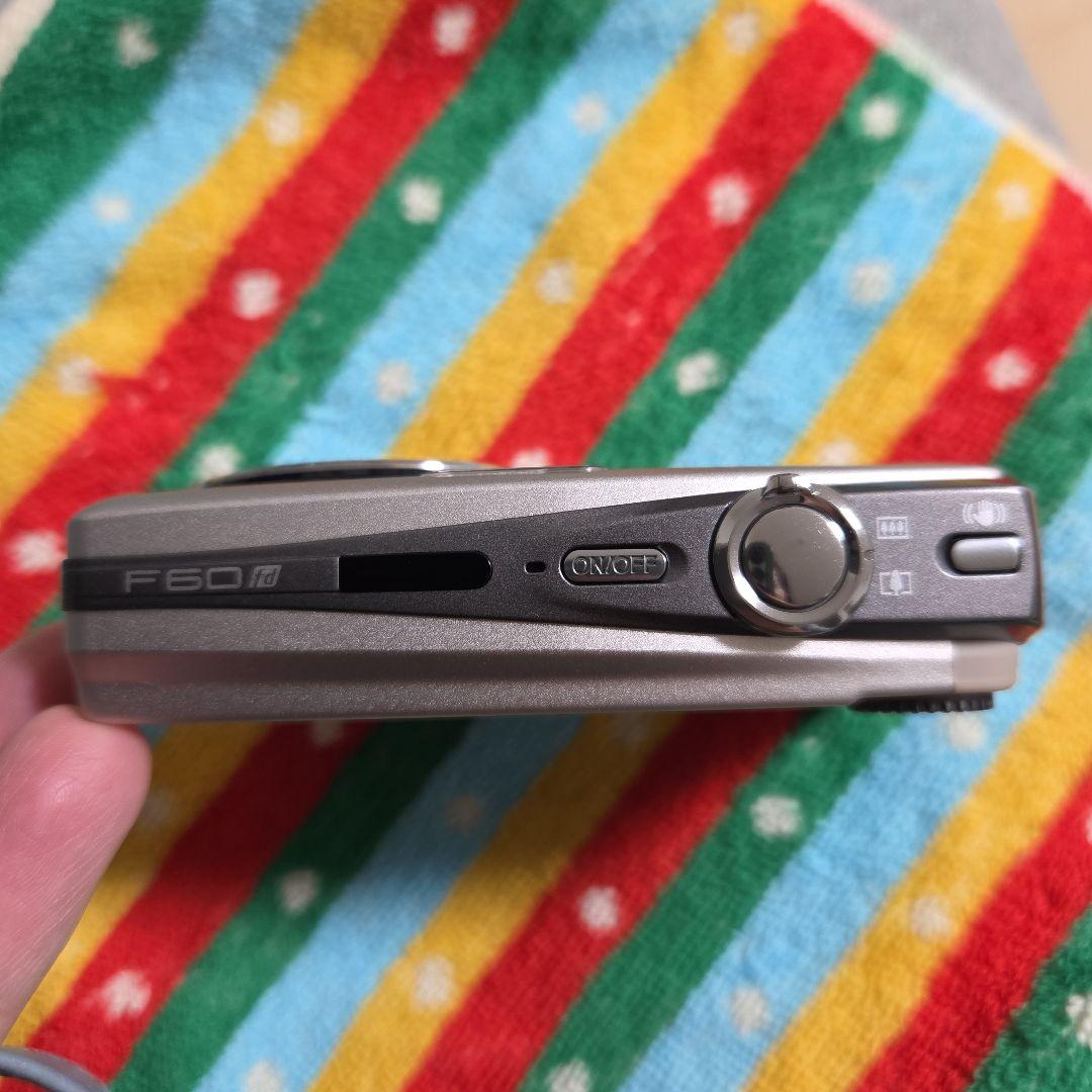Fujifilm FinePix F60fd デジタルカメラ