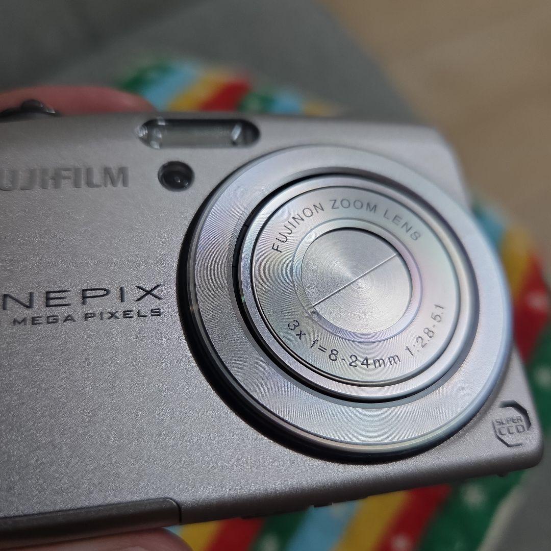 Fujifilm FinePix F60fd デジタルカメラ