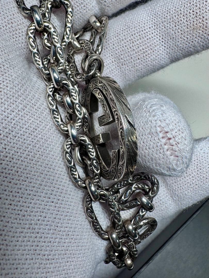 Gucci シルバー ネックレス ロゴ