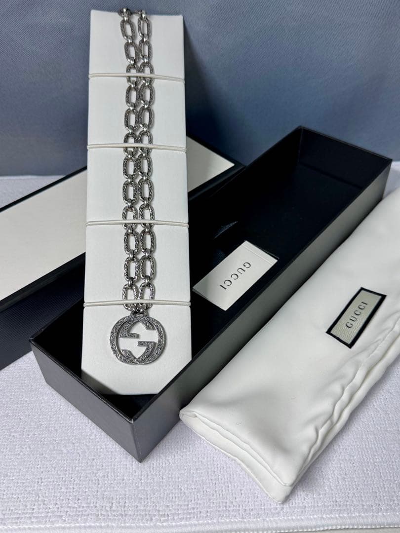 Gucci シルバー ネックレス ロゴ