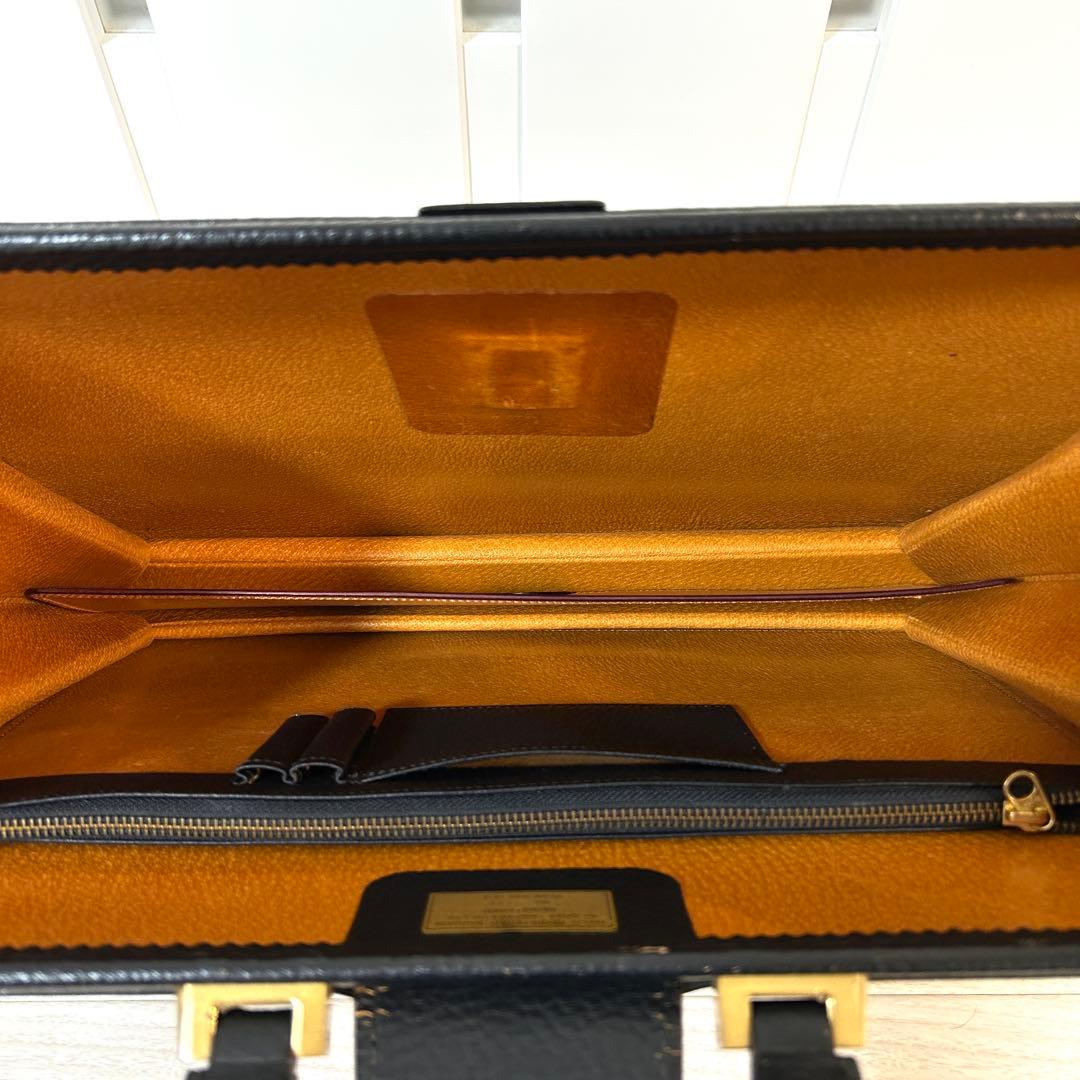 GINZA TANIZAWA 銀座タニザワ ダレスバッグ 本革 真鍮錠前付き 黒