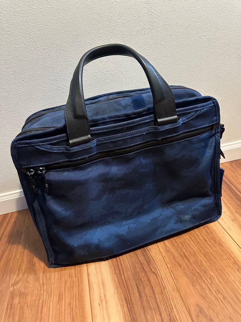 Tumi 26141 エキスパンダブル　ネイビーレストレーション ブリーフバック
