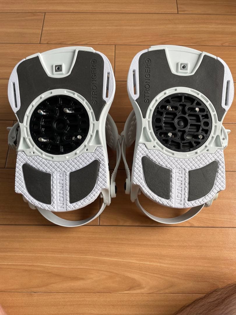 UNION FORCEクラッシック スノーボードビンディング ホワイト