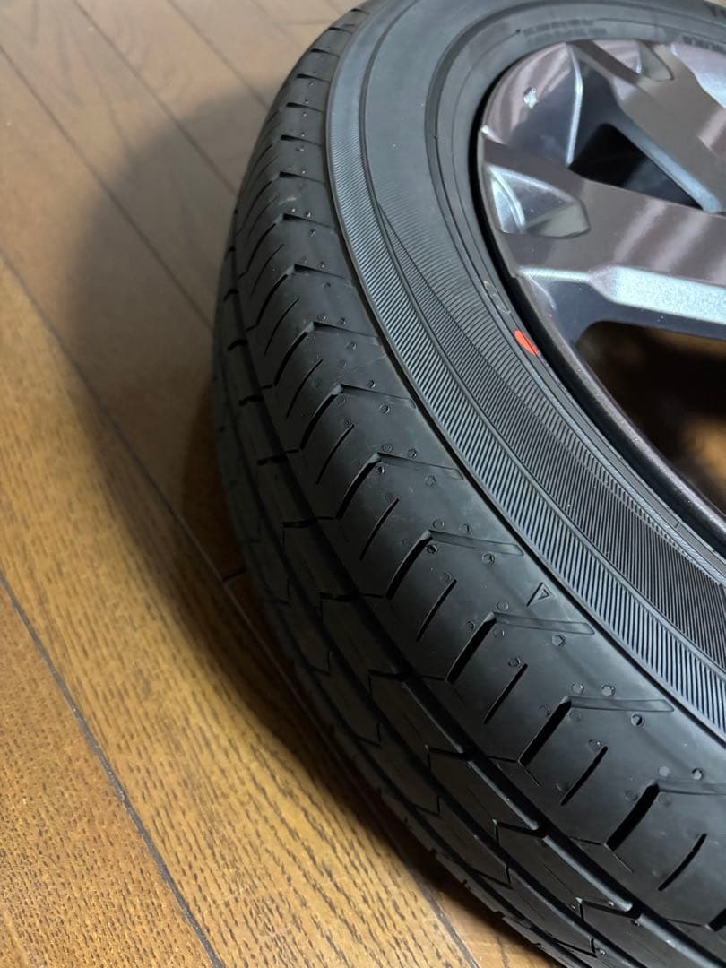 タフト　純正タイヤ・ホイルセット　未使用品