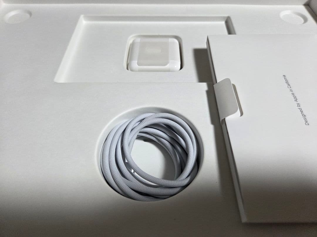 超美品 MacBook Air15.3 M2 16GB/512GB　充放電47回