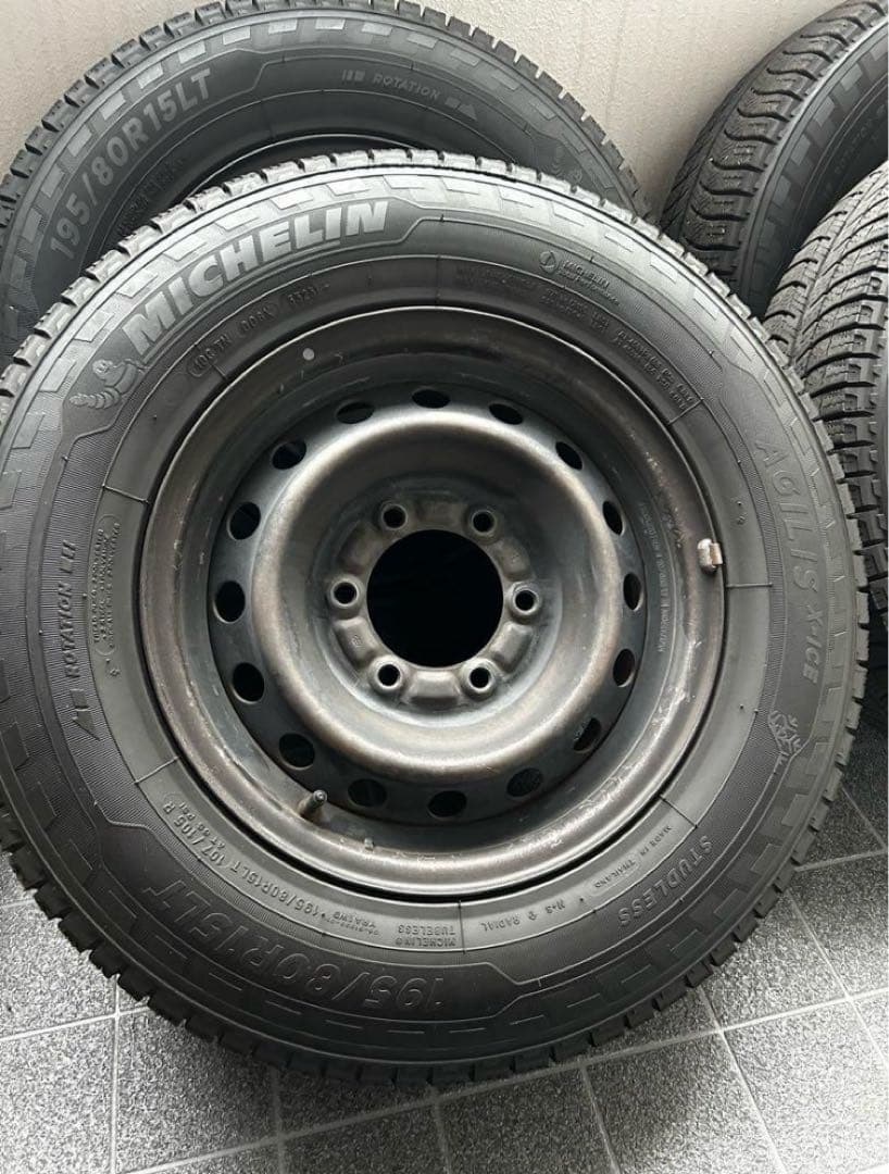 ハイエース15インチミシュランスタッドレスタイヤ 2023年製　送料込み！