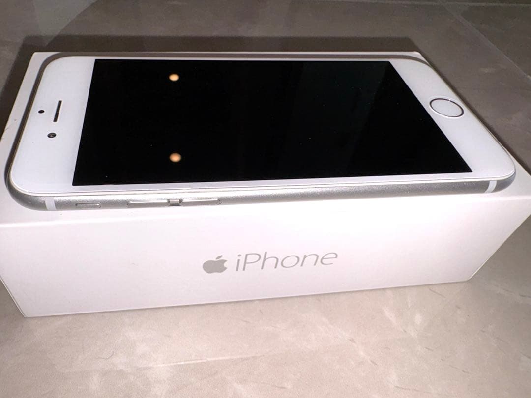 エ*狼様 iPhone６　ドコモ　docomo 64GB バッテリー100%