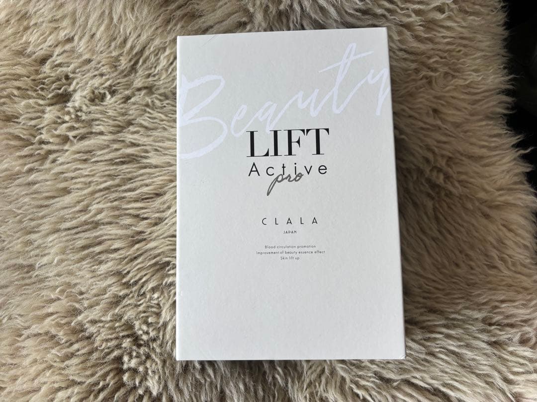 クララ　美顔器　CLALA LIFT active