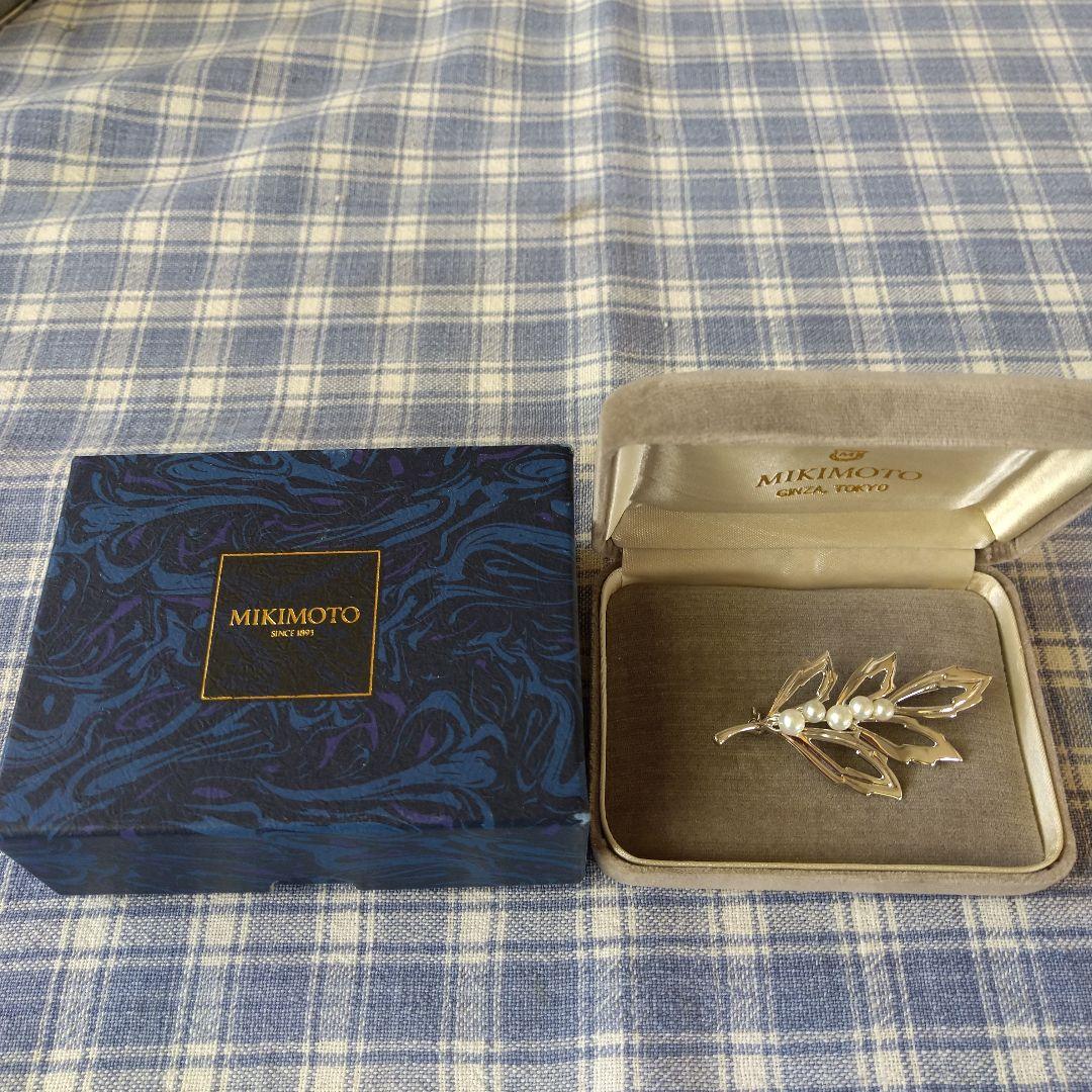 MIKIMOTO 真珠付き葉型ブローチ