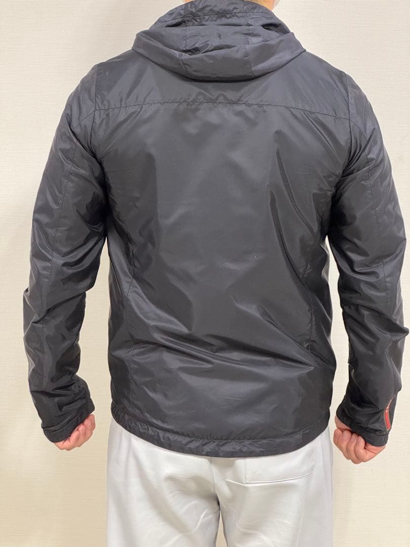 プラダ　リバーシブル　ナイロン　パーカー　美品