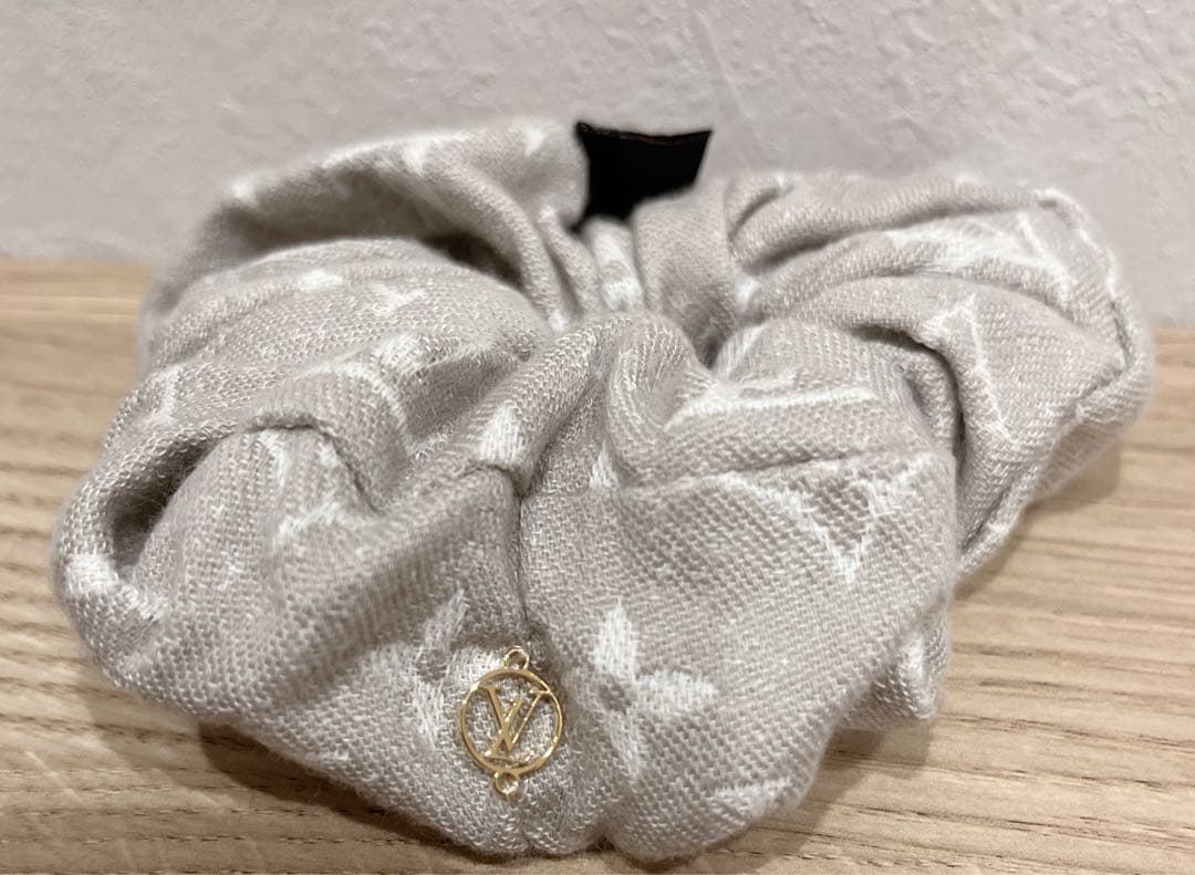 ルイ・ヴィトン シュシュ