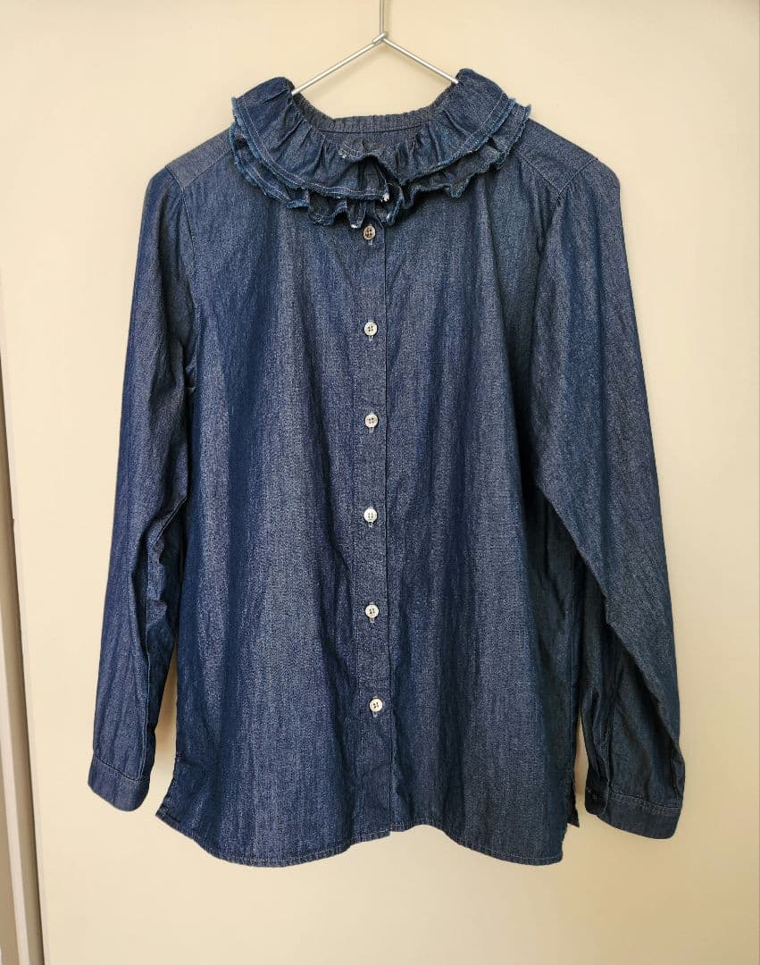 ネストローブ　デニムフリルカラーブラウス
