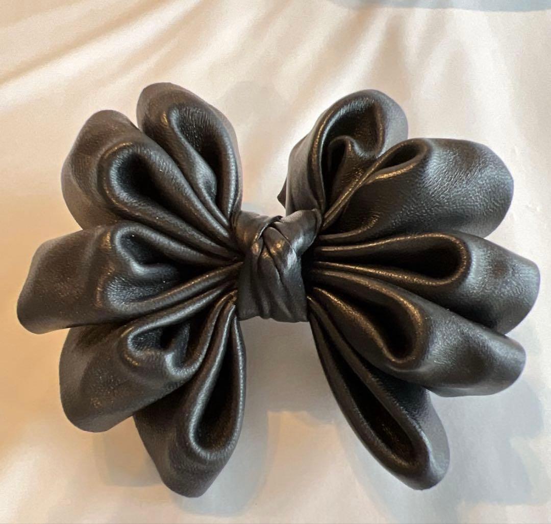 MIUMIU ミュウミュウ　リボン　レザー　バレッタ　本革　ブラック