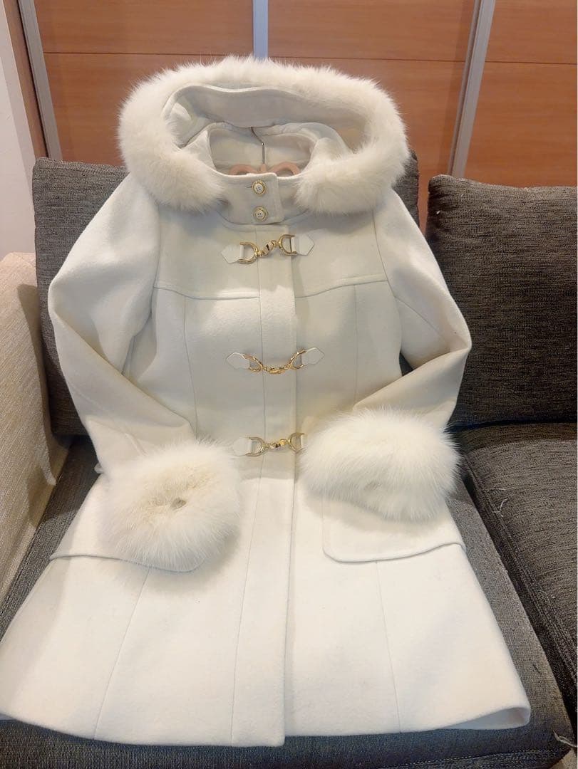 【新品タグ付き】CECIL McBEE ファー付きダッフルコートホワイト / M