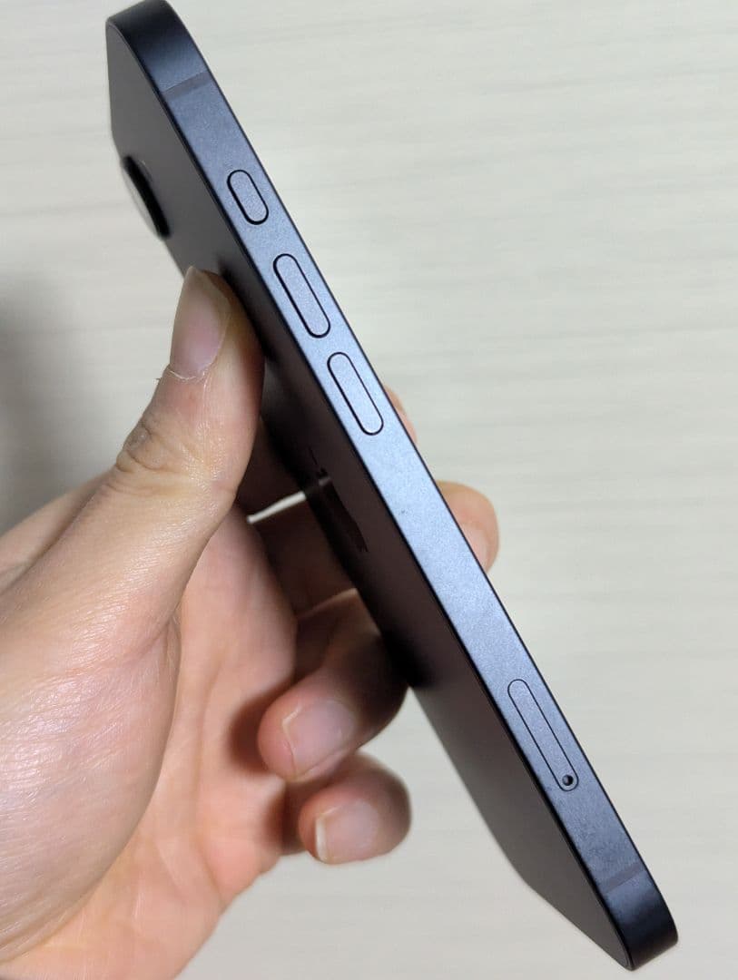 未使用に近い IPhone 16e 128GB ブラック（日本版）