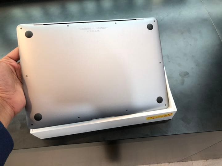 MacBook本体 MacBook Air ( Retina,13-inchi, 2018)