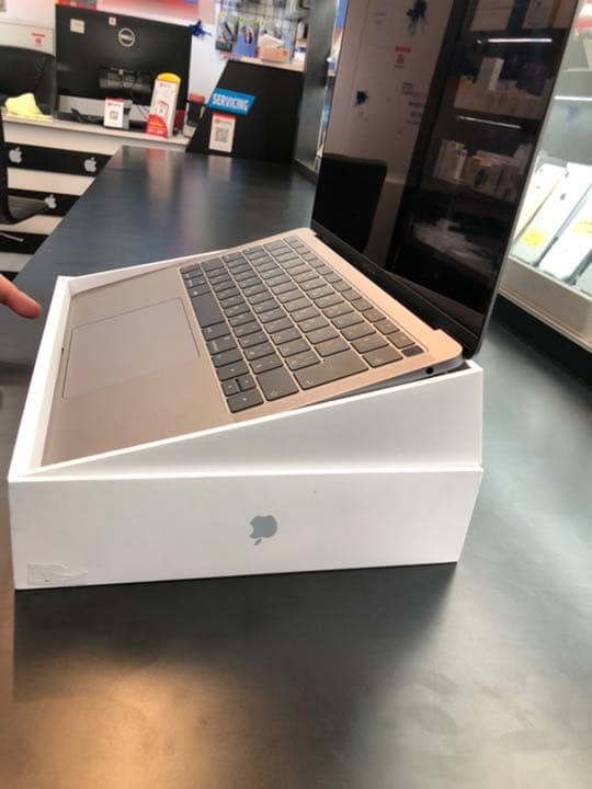 MacBook本体 MacBook Air ( Retina,13-inchi, 2018)