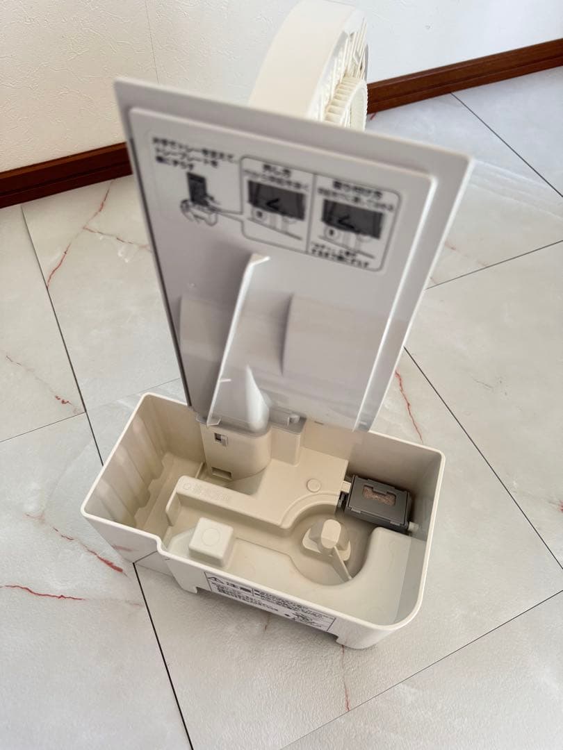 23年製 パナソニック ジアイーノ次亜塩素酸空間除菌脱臭機 F-SMV4300