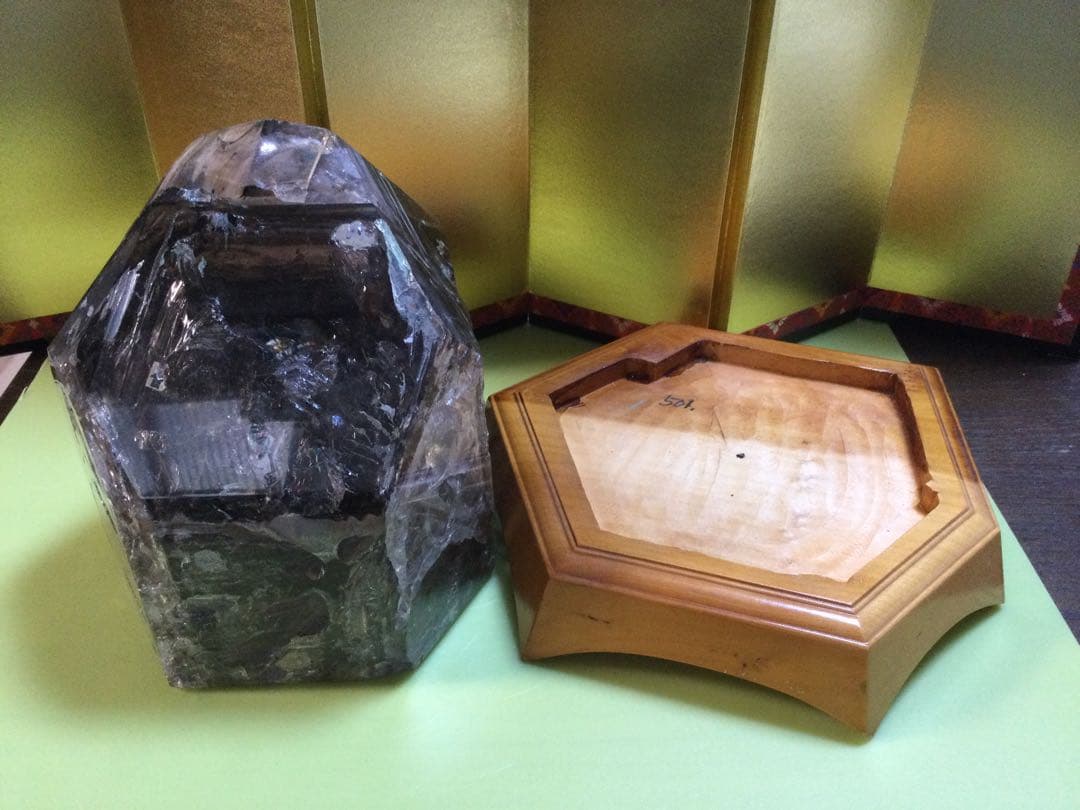 モリオン虹入りスーパーファントム、激レア、極上品モリオン原石　観賞石