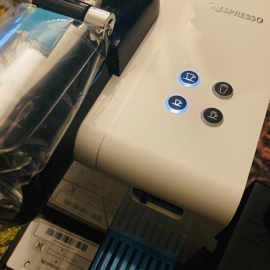 【未使用】Nespresso F411WH ラティシマプラス