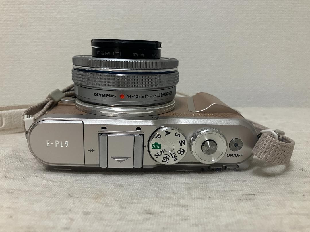 ミラーレス一眼 OLYMPUS PEN E-PL9