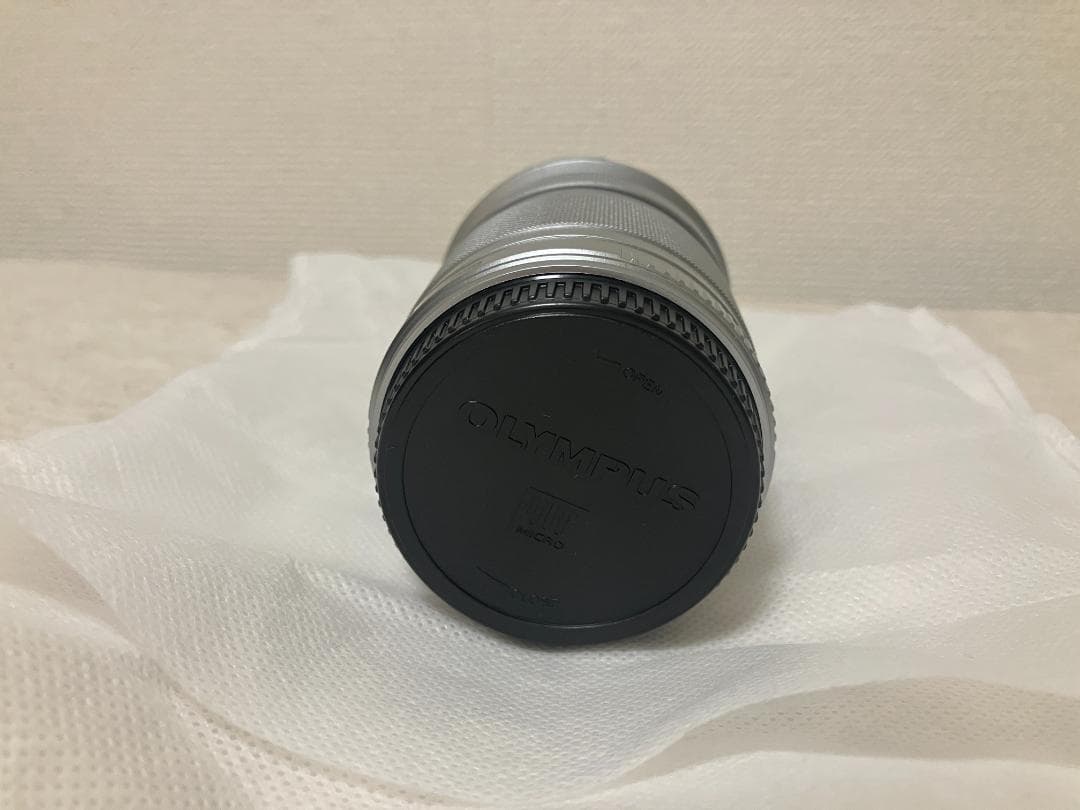 ミラーレス一眼 OLYMPUS PEN E-PL9