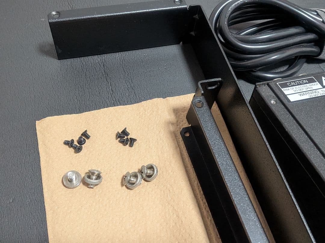 ③美品完動ShureSCM262マイクロホンミキサラック金具付