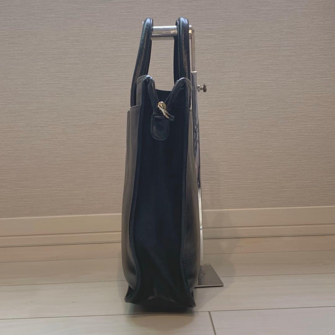 極美品✨イルビゾンテ　ビジネスバッグ　オールレザー　A4 ロゴ型押し　ブラック