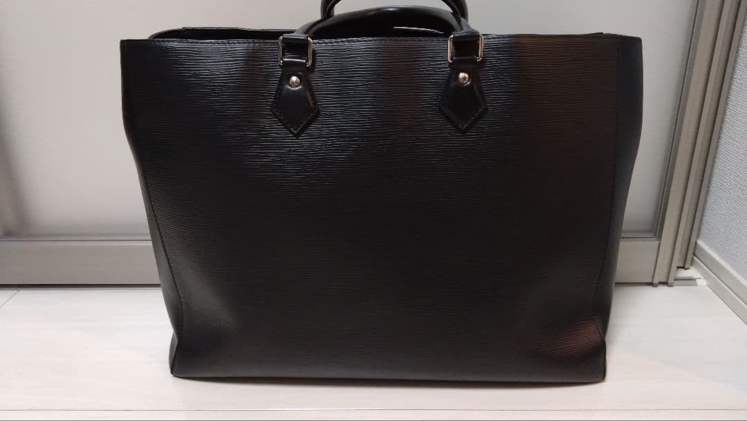 【イッチー】VUITTON グラン・サックエピ レザー M55185