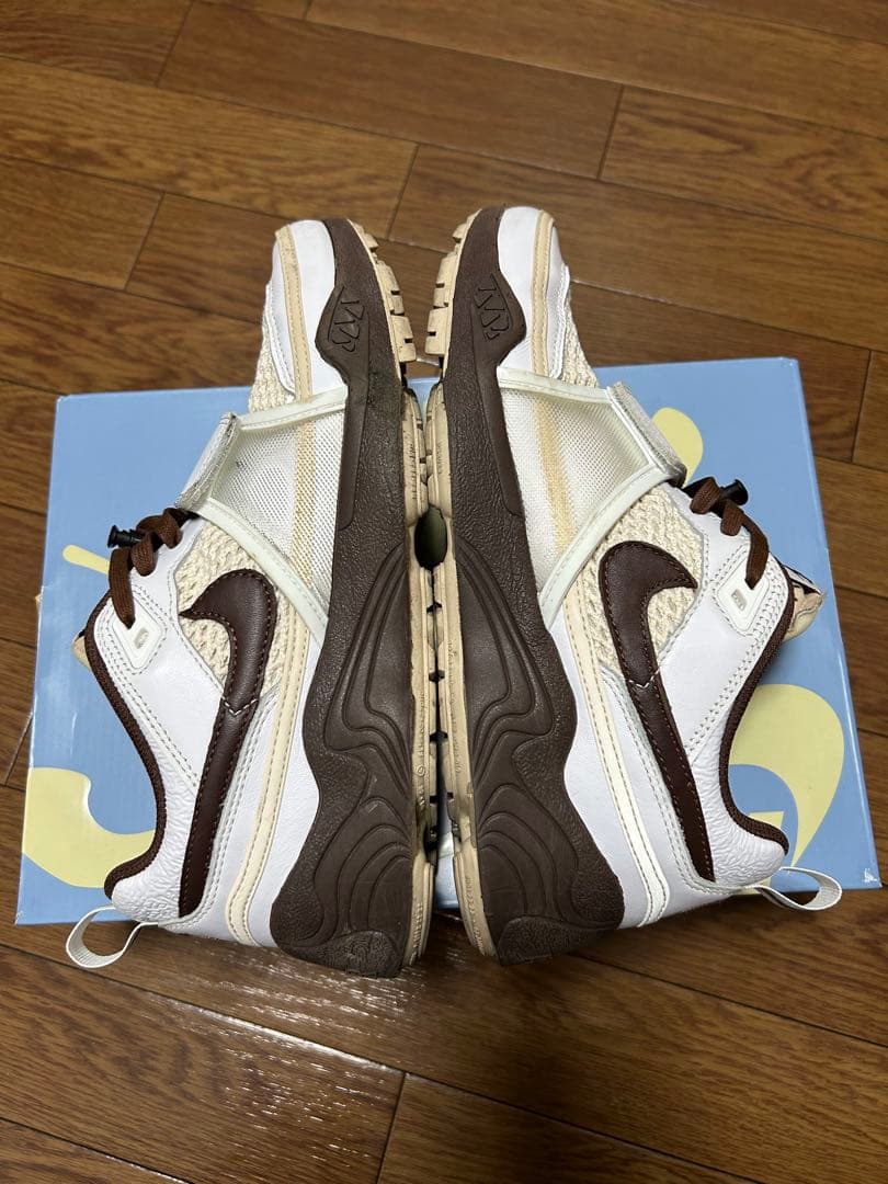 最終値下げTravis Scott × Nike Zoom Field Jaxx