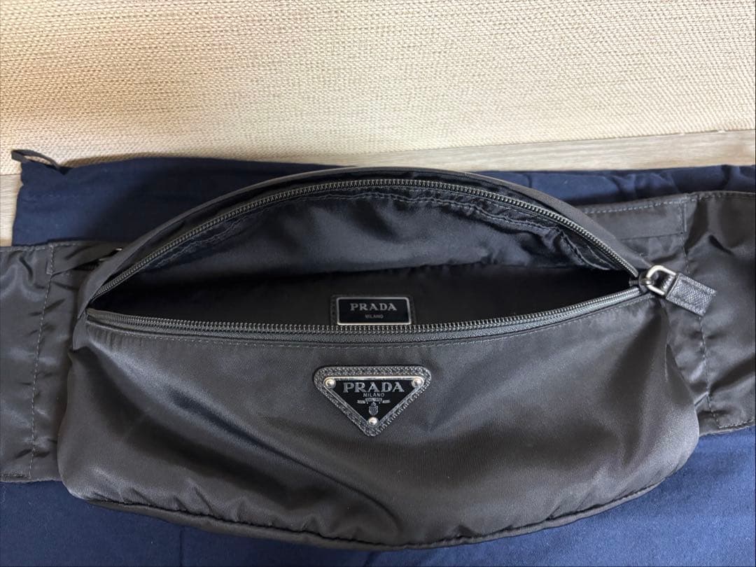 ★美品★PRADA ブラック ボディバッグ