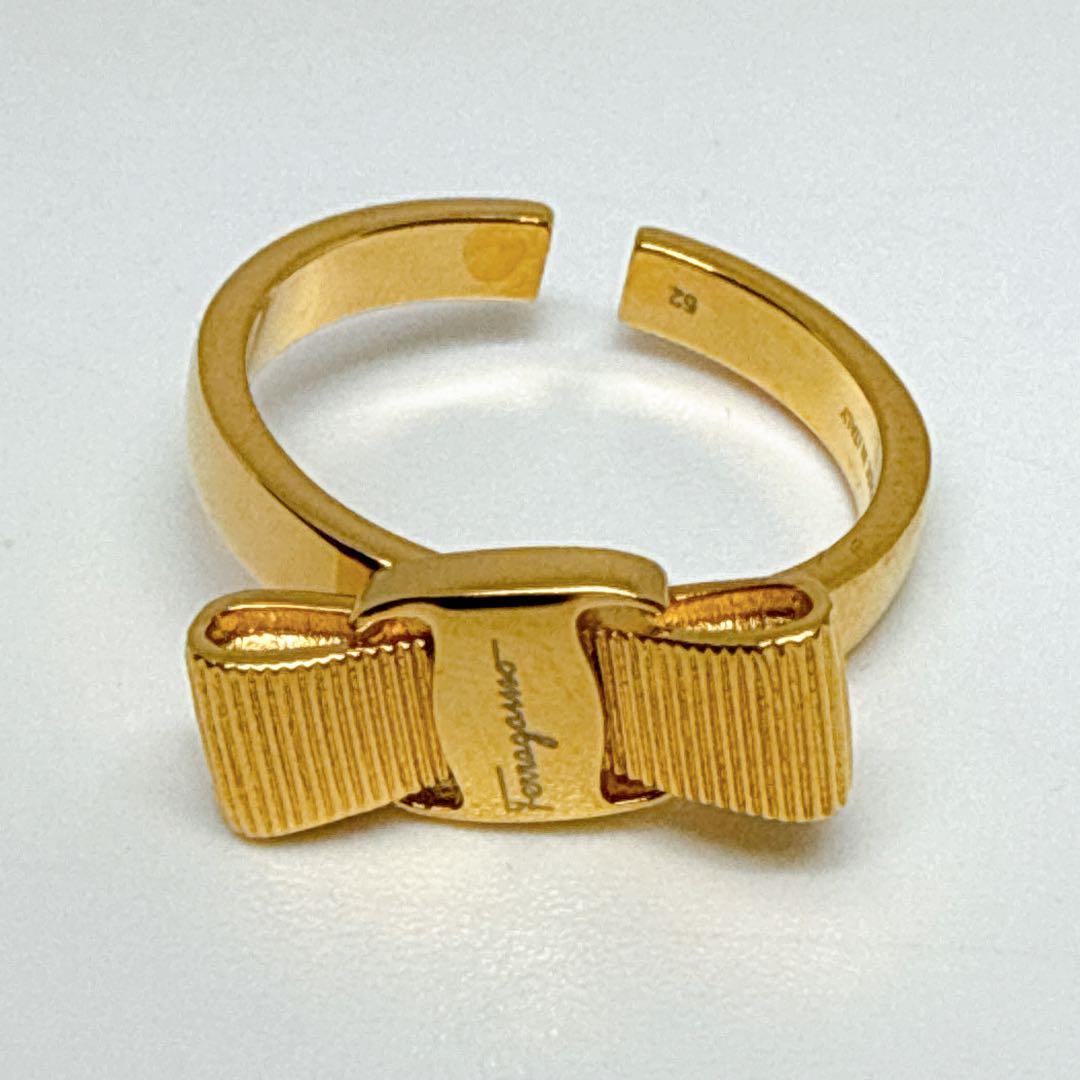 【12号 美品 付属品付】FERRAGAMO ヴァラ リボン リング ゴールド