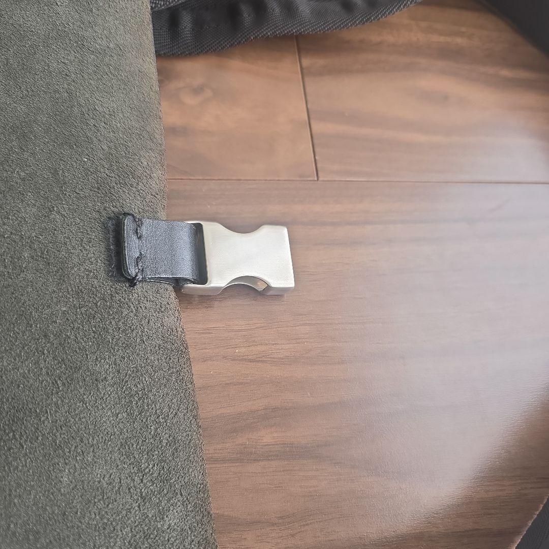 美品 プラダ レザー メッセンジャーバッグ ショルダーバッグ