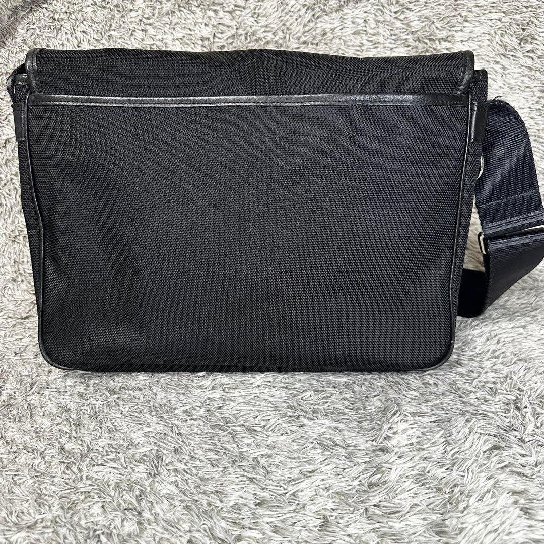 ハンティングワールド　メッセンジャーバッグ　レザー　キャンバス　黒　ショルダー