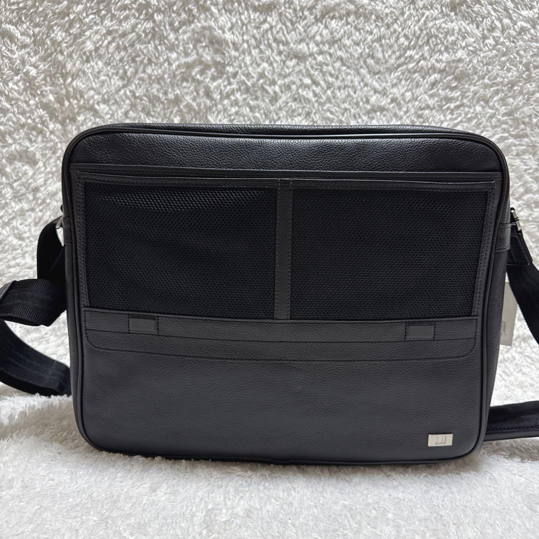極美品！タグ付！dunhill メッセンジャーバッグ　牛革　ブラック　レザー