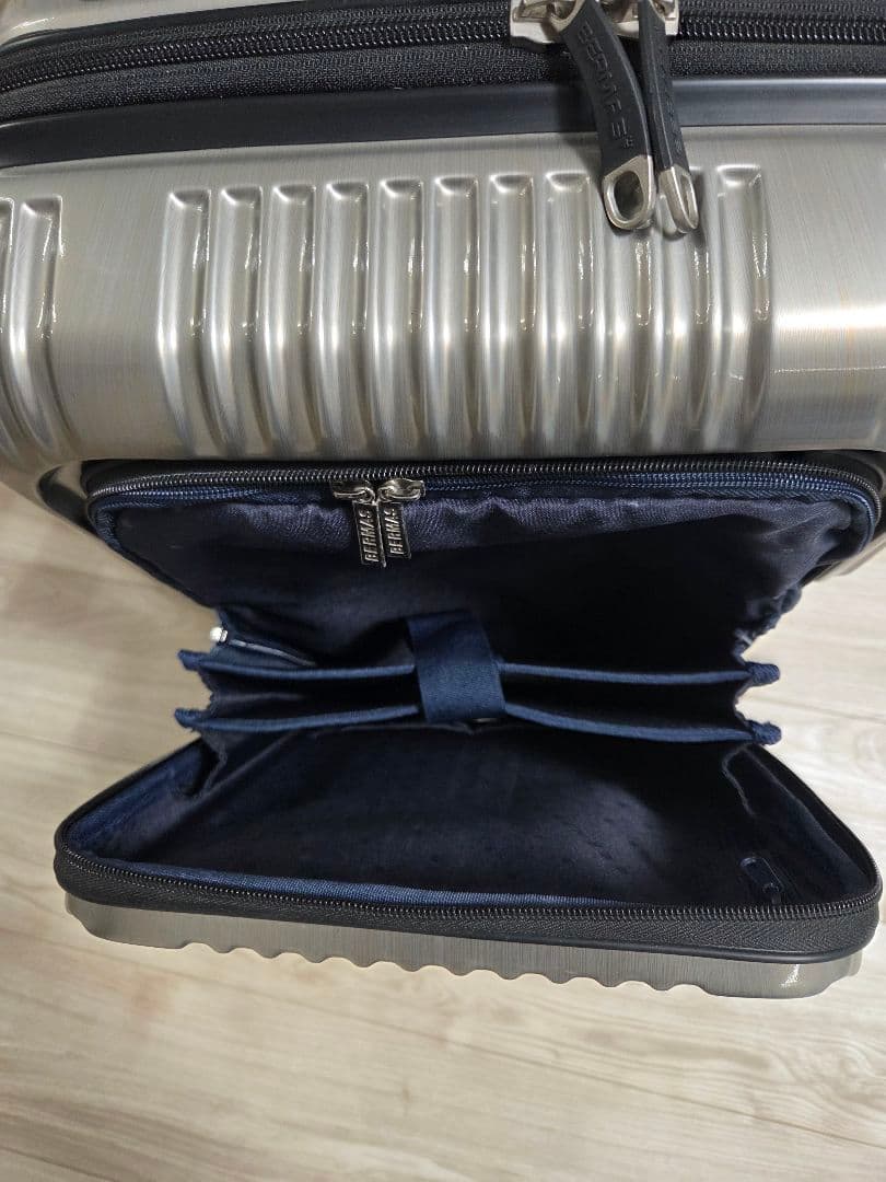 BERMAS 34lハードキャリー　フロントオープン