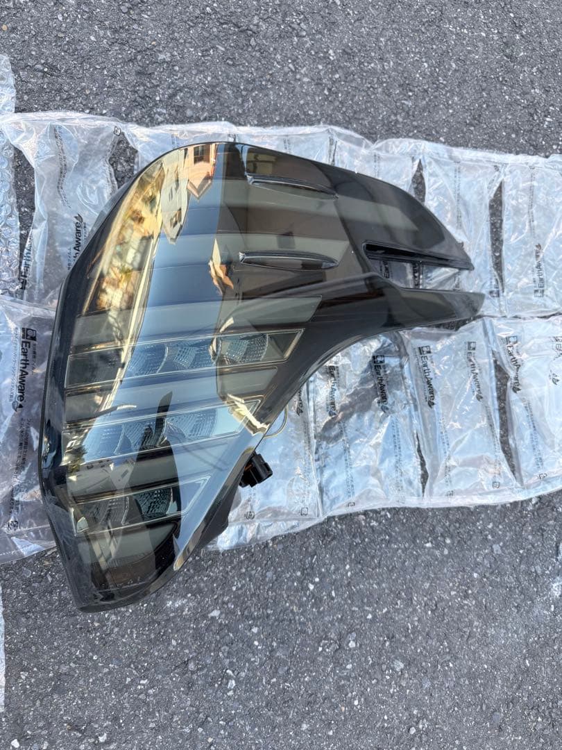 【Y】ヴァレンティ　30ヴェルファイア前期　テールランプ