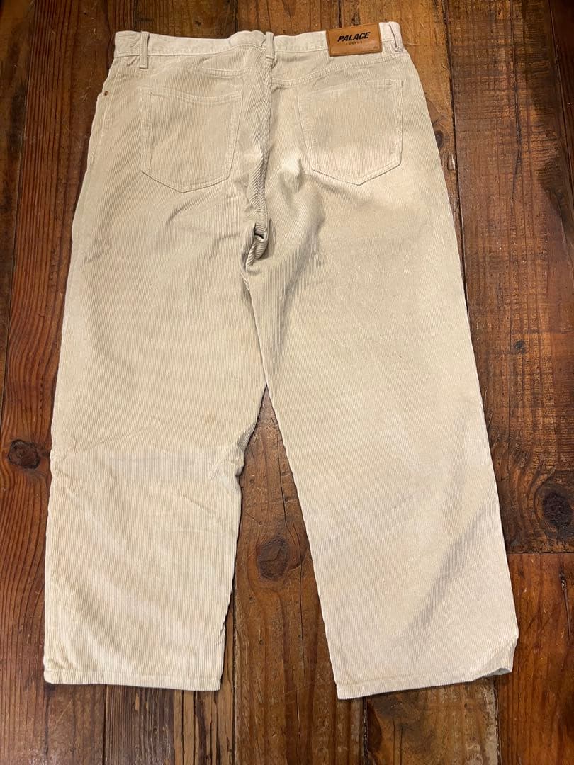 Palace コーデュロイパンツ