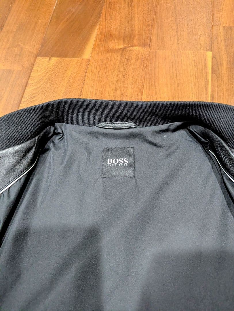 HUGO BOSS レザー ジャケット ボンバーネック 黒 白 48 MA1