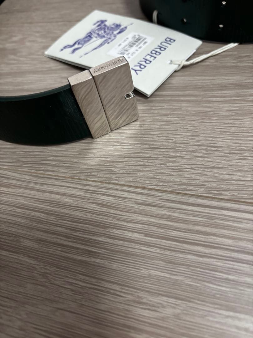 BURBERRY 牛革ベルト　リバーシブル