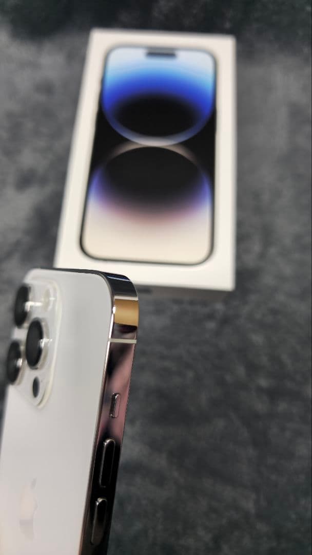 Apple iPhone 14 Pro シルバー 本体 SIMロック無し