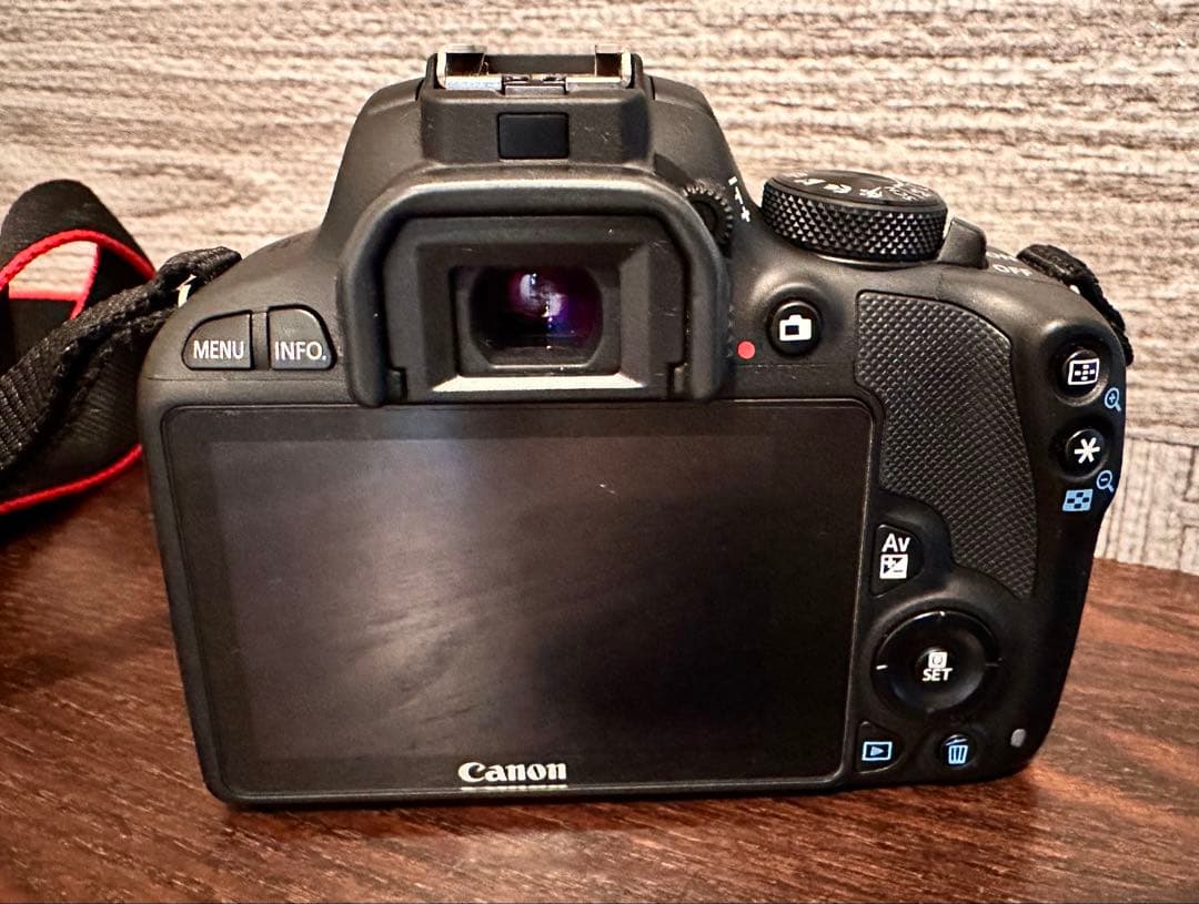 Canon 一眼レフカメラ　kiss x7 ダブルズームキット