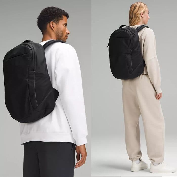 新品lululemon ルルレモン トリプルジップ　バックパックリュック　男女兼