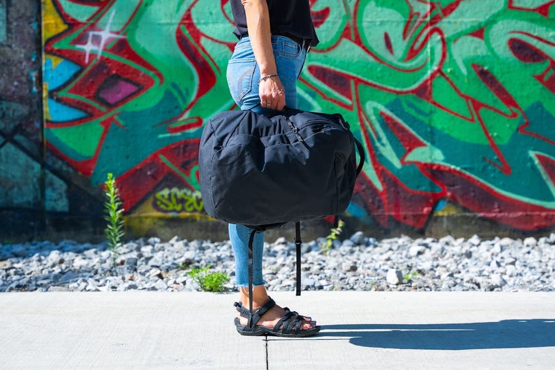 新品lululemon ルルレモン トリプルジップ　バックパックリュック　男女兼