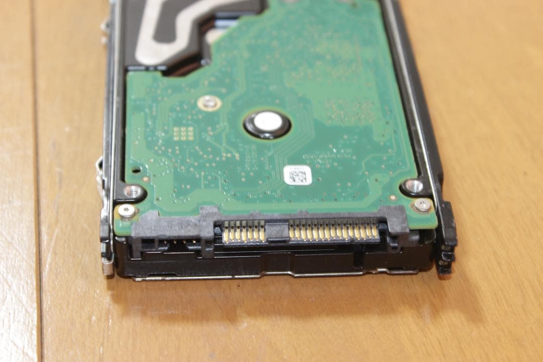 【中古品】サーバー　EG0900FBLSK 900GB