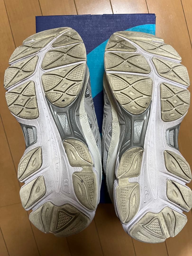 靴 asics GEL-NYC White/Cream