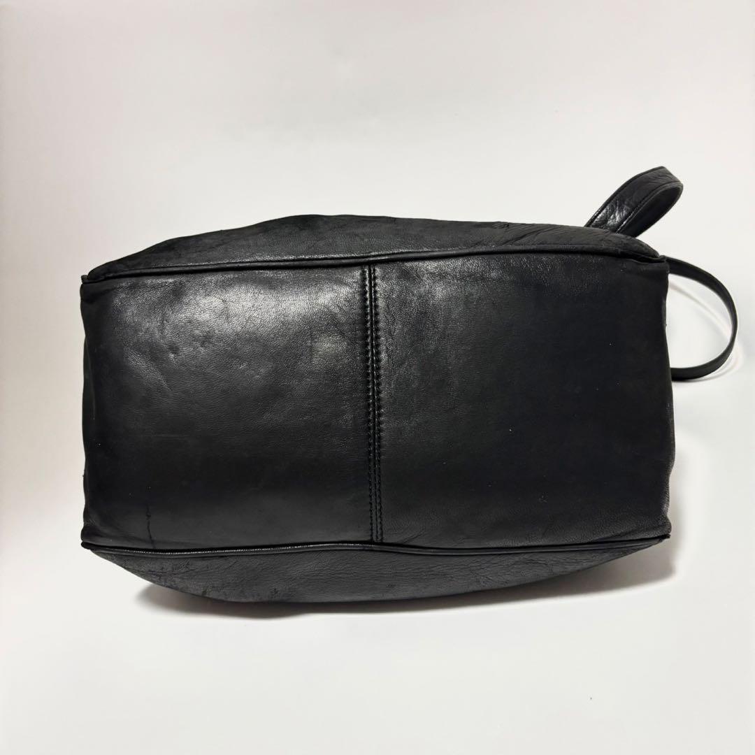 ロエベ ショルダーバッグ ナッパレザー アナグラム 黒　ゴールド金具