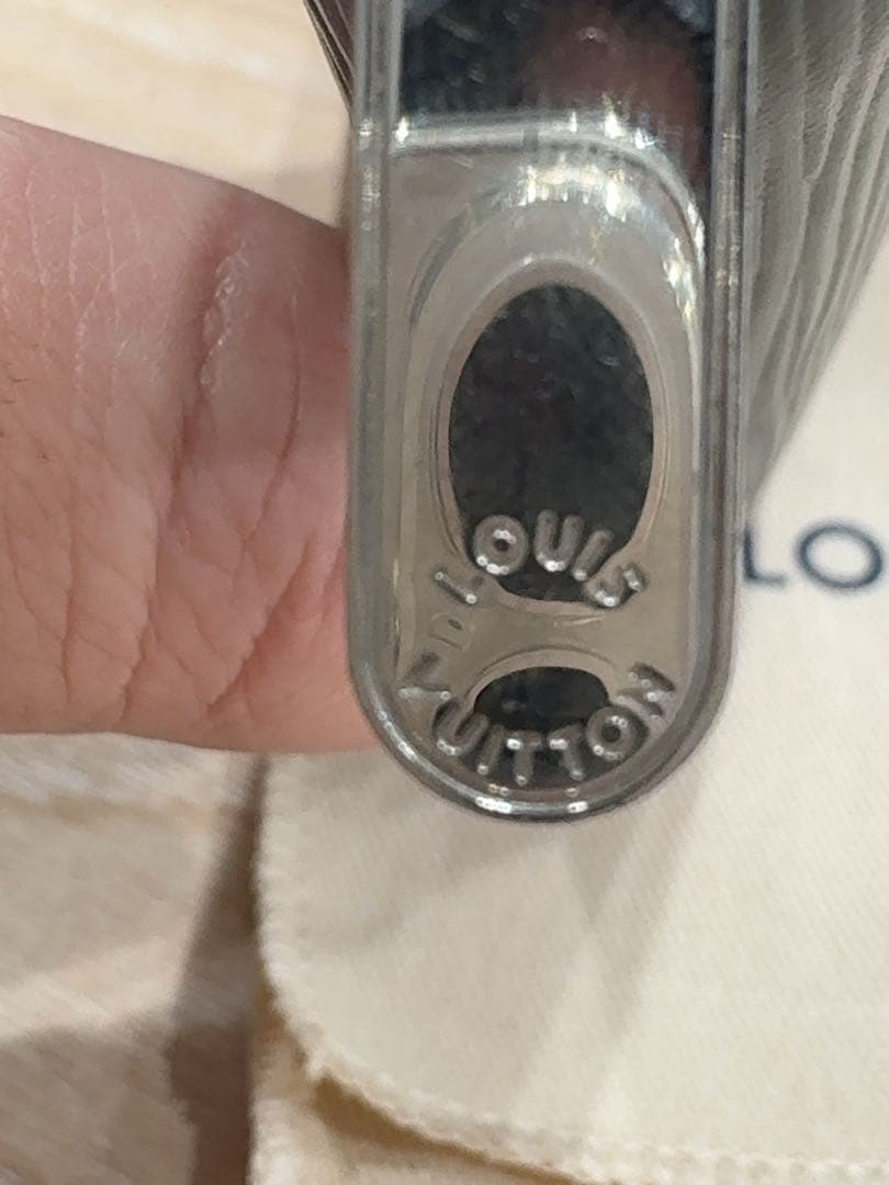 LOUIS VUITTONエピ　ヴィトン エピ ジッピーパースM60152